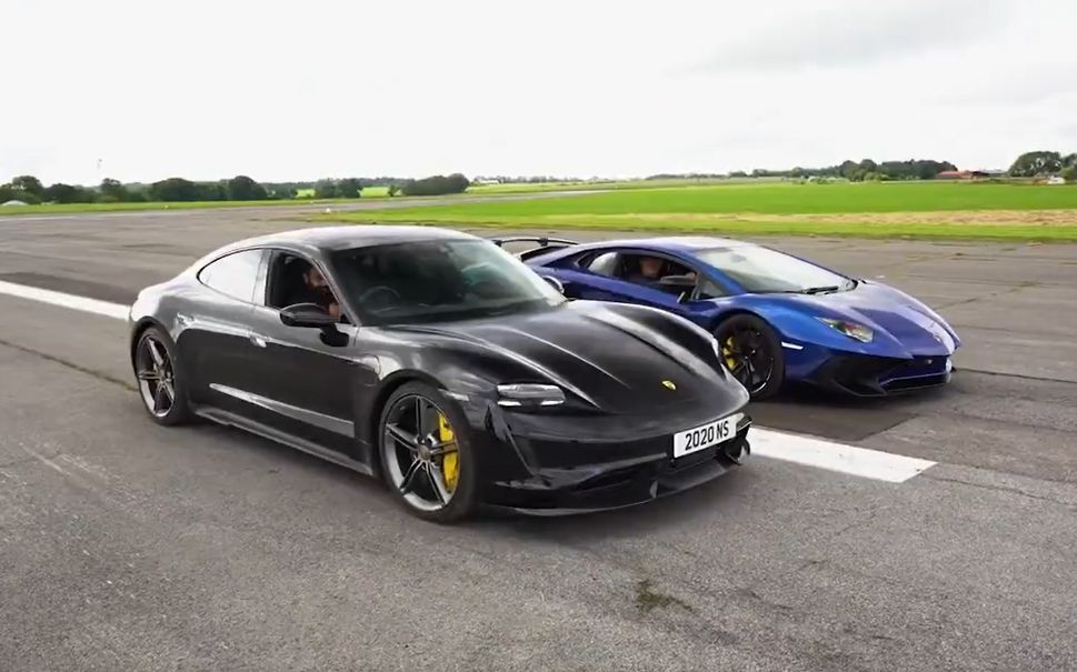 直线加速对决:保时捷taycan turbo s vs 兰博基尼aventador sv(love
