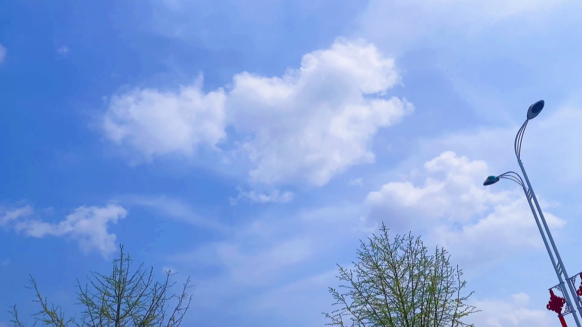 活动作品天空蔚蓝色