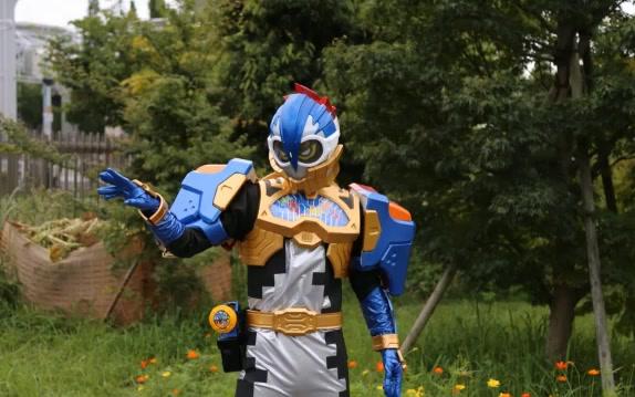 假面骑士帕拉德皮套制作过程后附有漫展照片