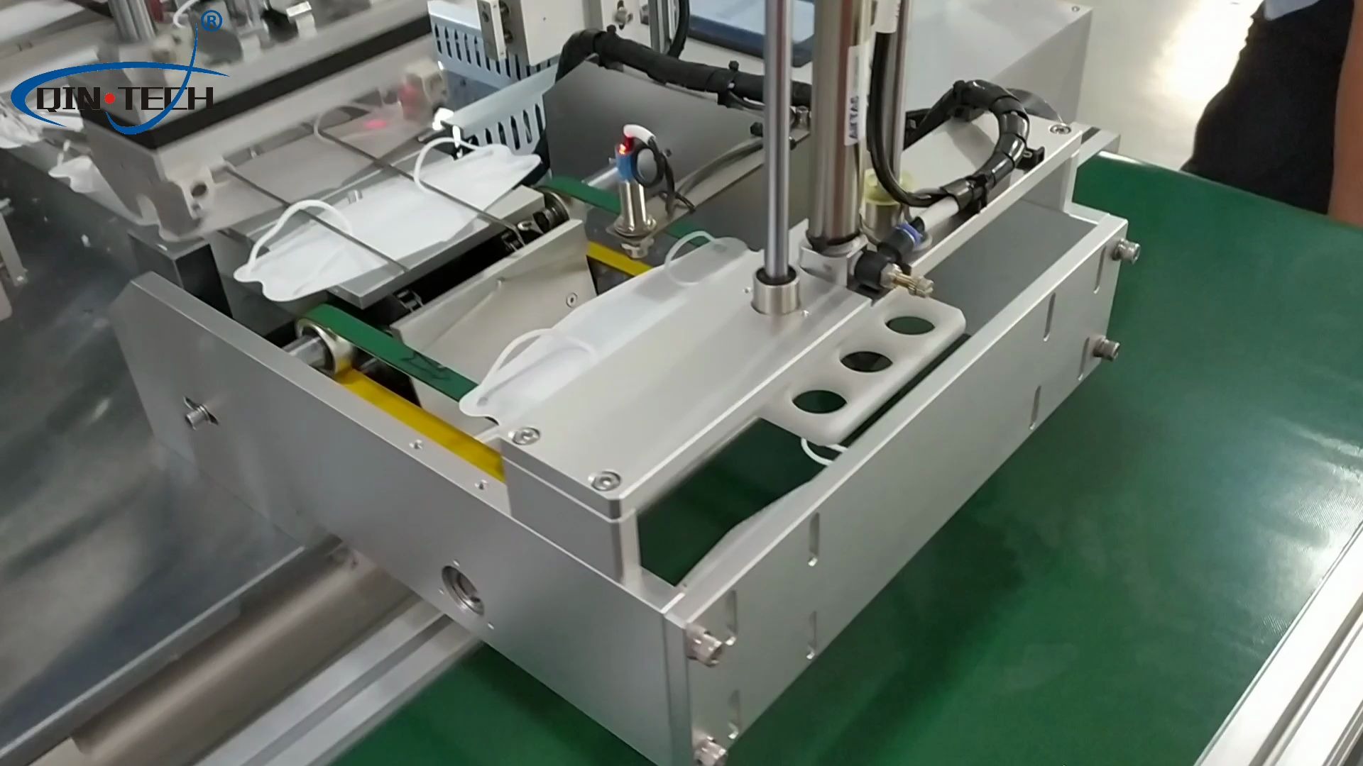 kf94口罩打片机 深圳长安kf94口罩机厂视频介绍