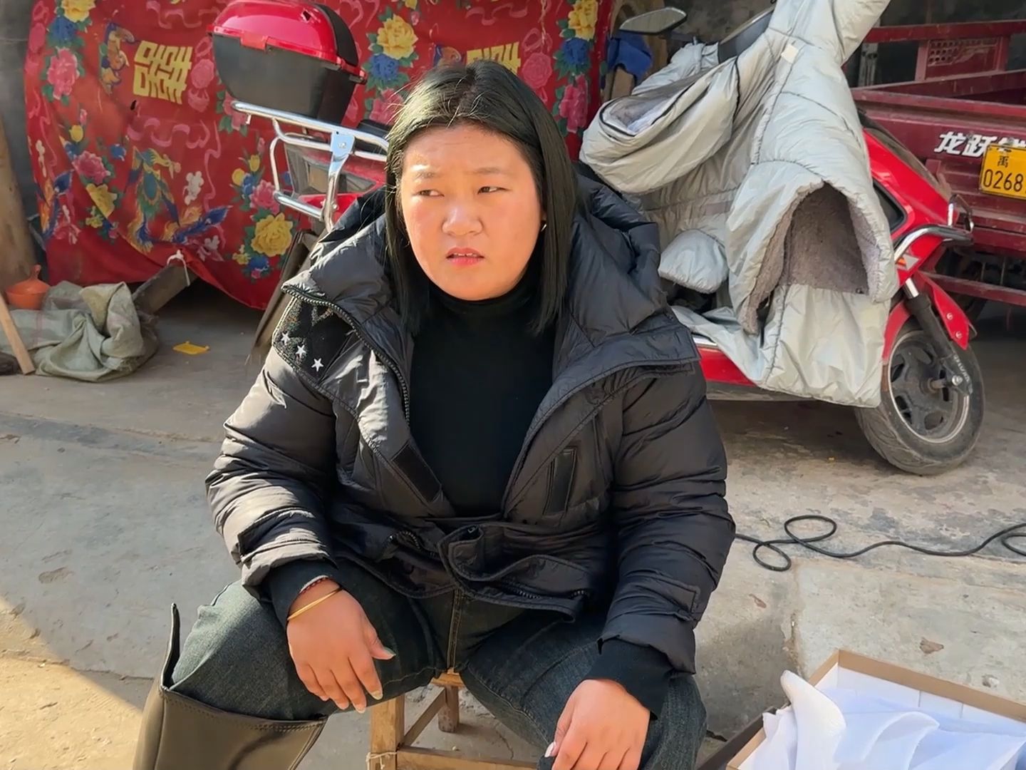 小光给可可买生日礼物长筒靴,可可对小光发脾气,婆婆听见不愿意