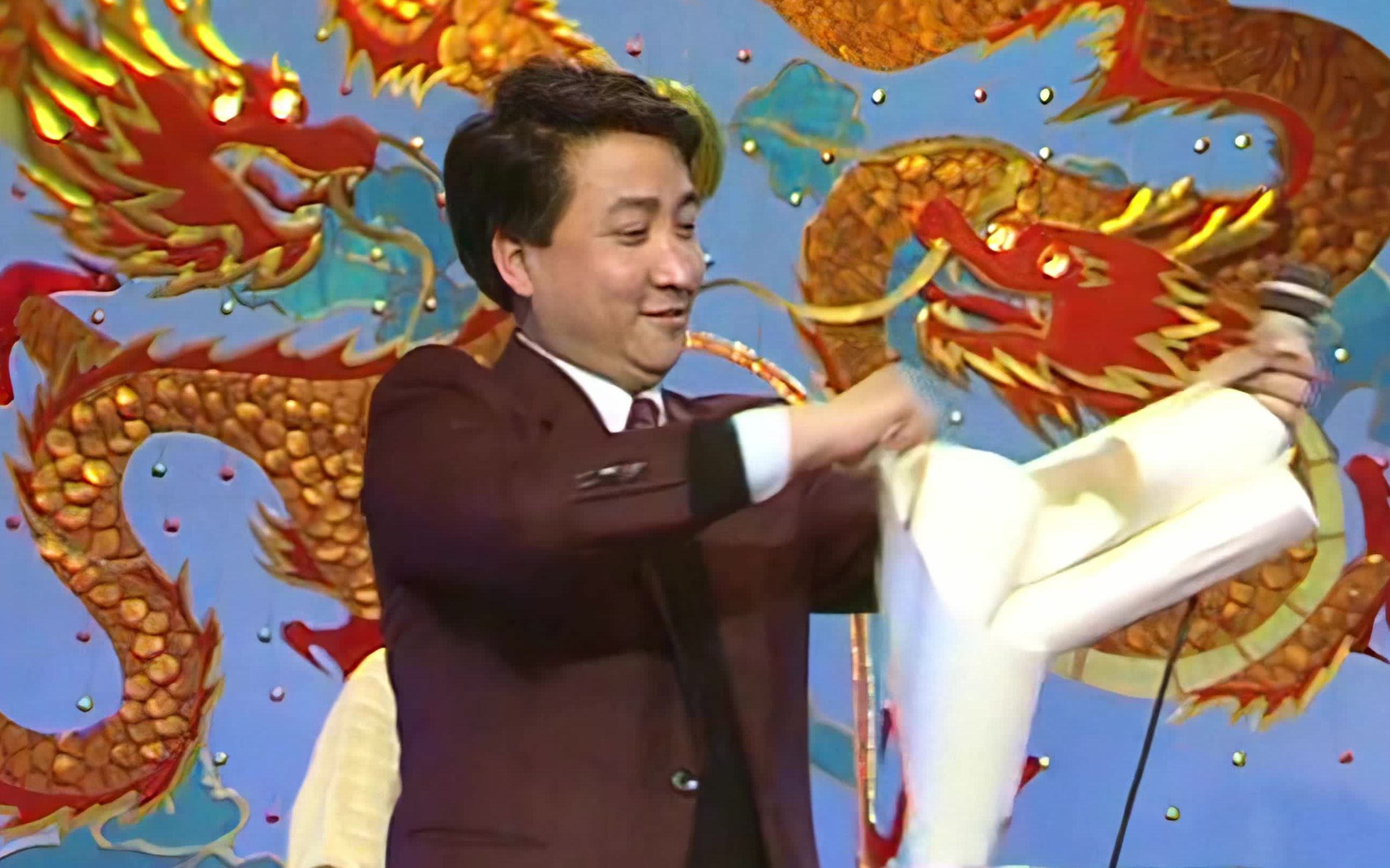 1988 春晚 武术表演《轻功表演》张加陵 - 视频下载 Video Downloader