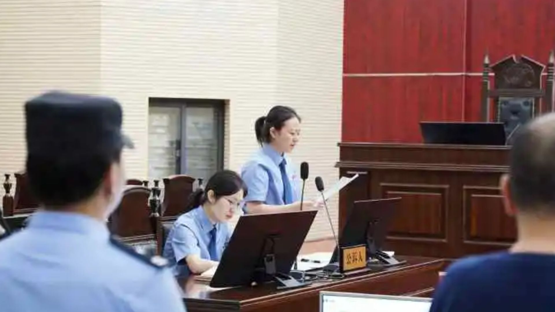 丈夫患癌离世后，妻子翻看手机才发现，丈夫竟被骗子“朋友”诈骗几十万