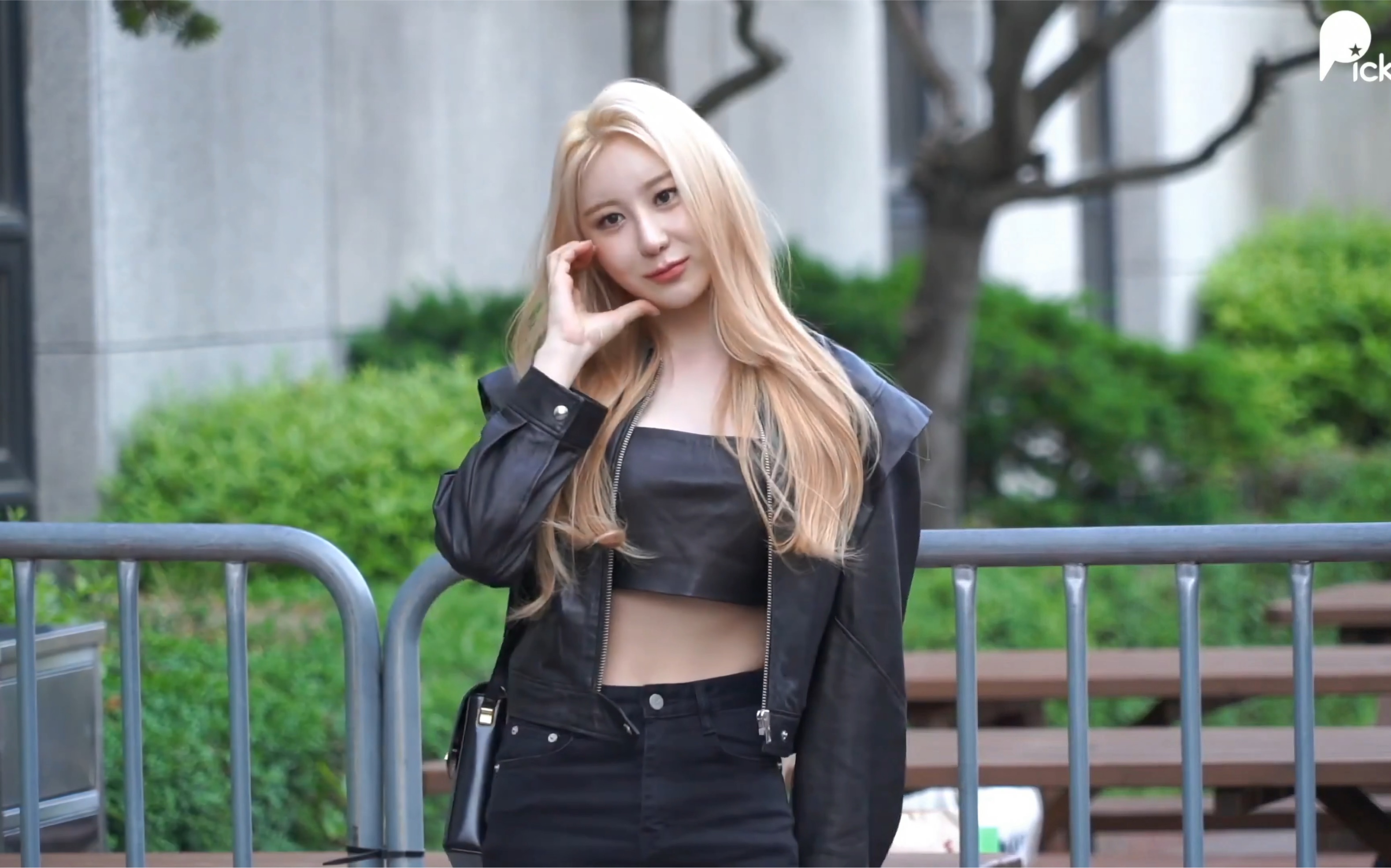 4k 李彩演 230519 音银上班路透 横版直拍