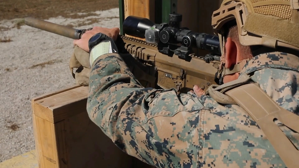 美国海军陆战队和侦察兵狙击手培训班