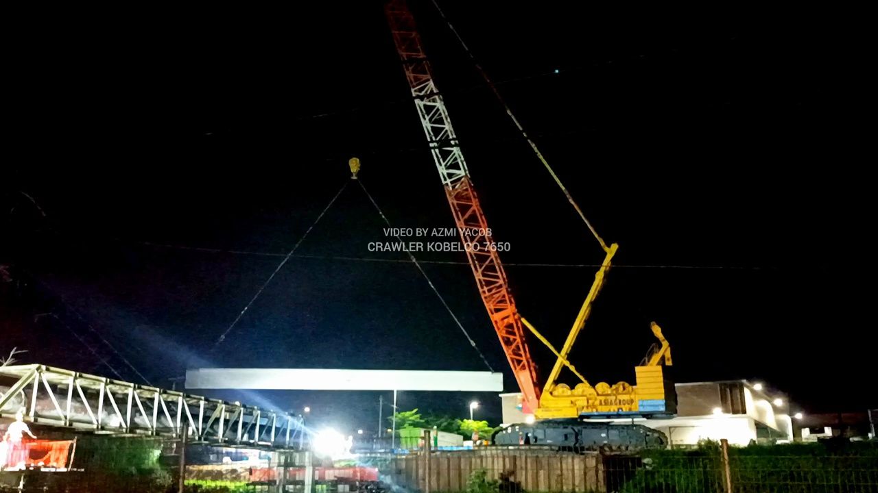 神钢7650履带式桁架臂起重机吊装混凝土桥梁结果