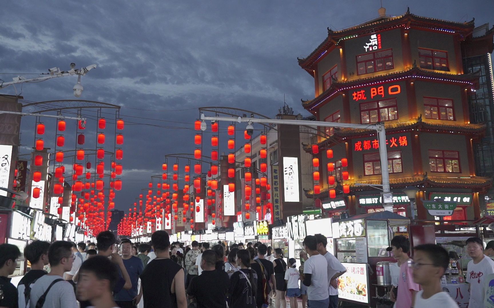 洛阳老城十字街八角楼夜景