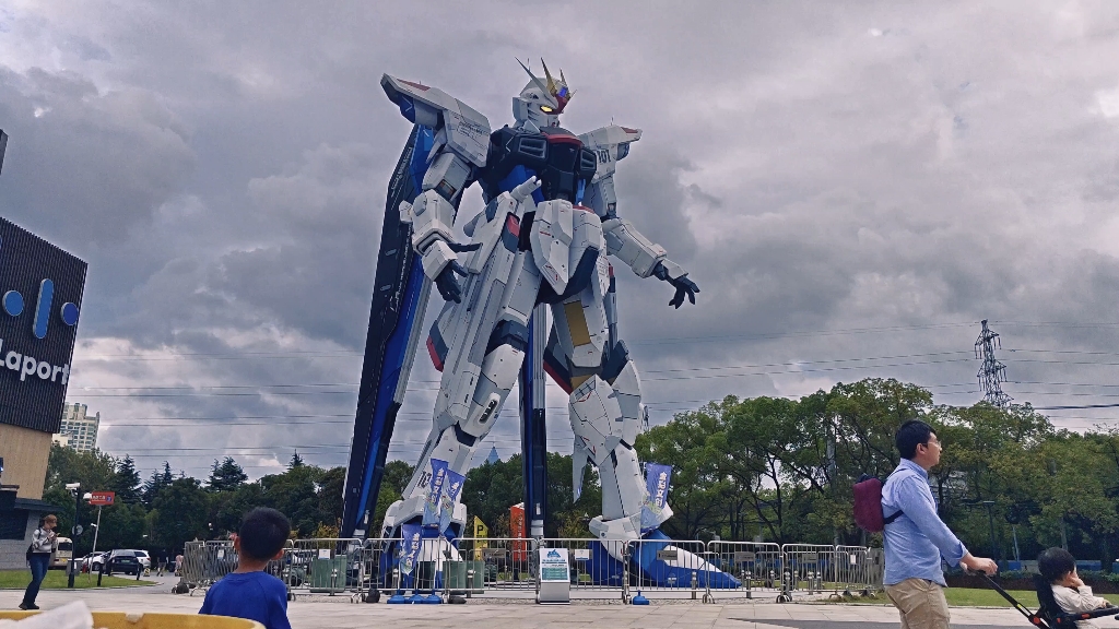 上海自由高达基地立像,延迟摄影