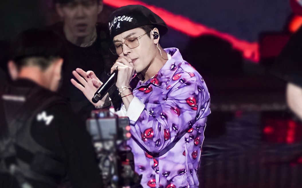 王嘉尔《dna》充满创意性的舞台设计!