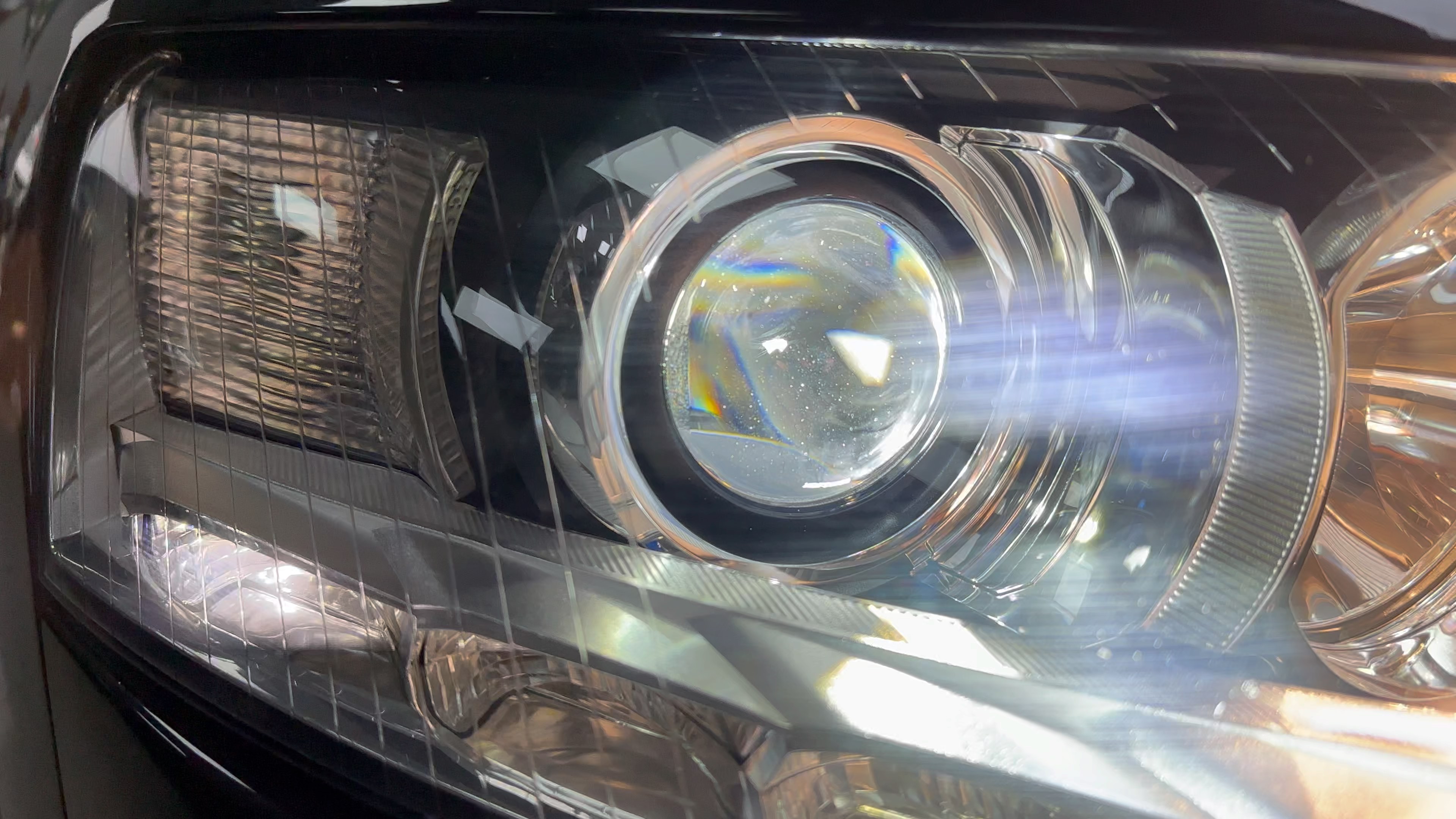 11款奥迪a6大灯升级欧司朗星阳之光led双光透镜 更换全新面罩 大灯