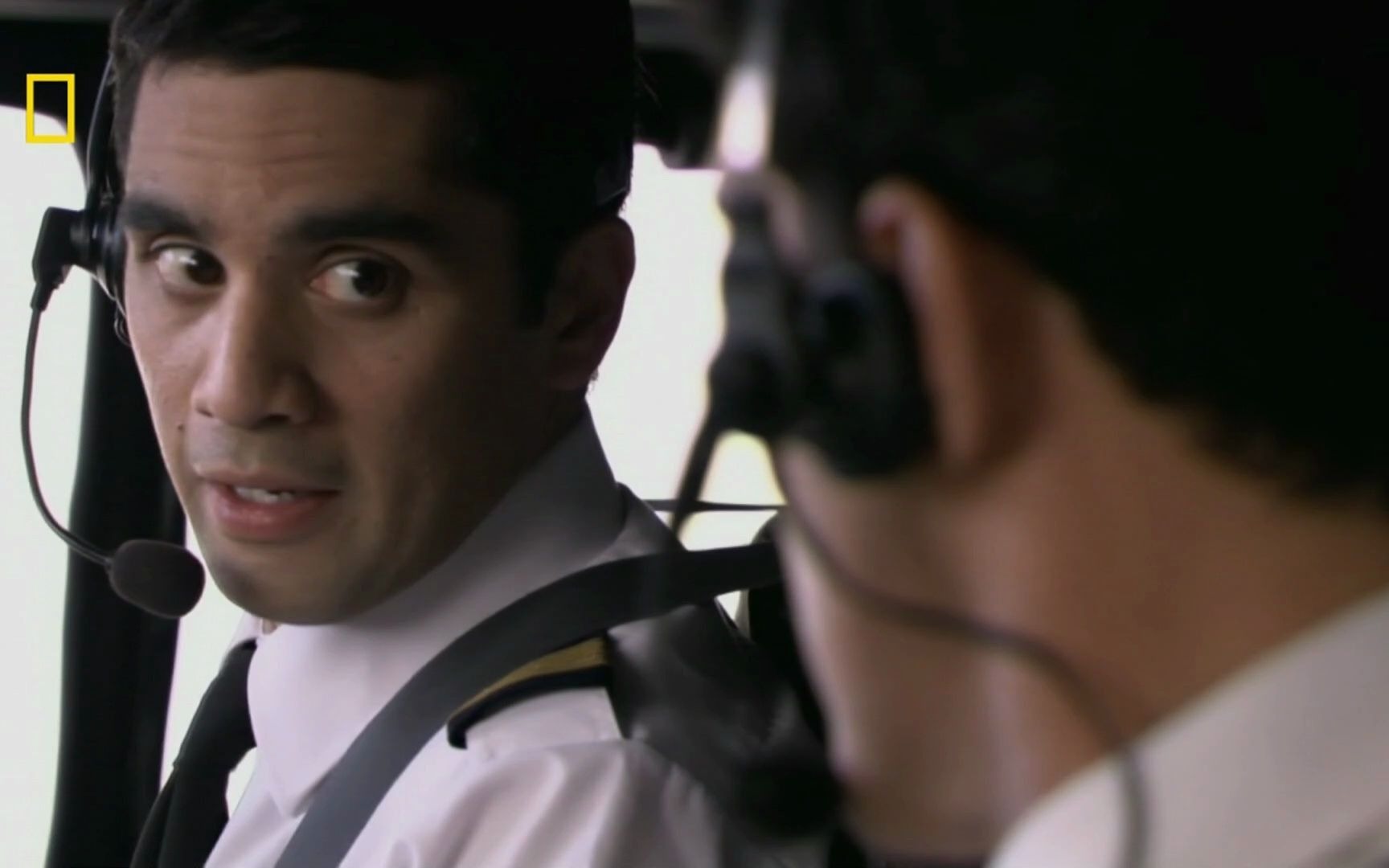 空中浩劫特别报告s04e09水上迫降生肉