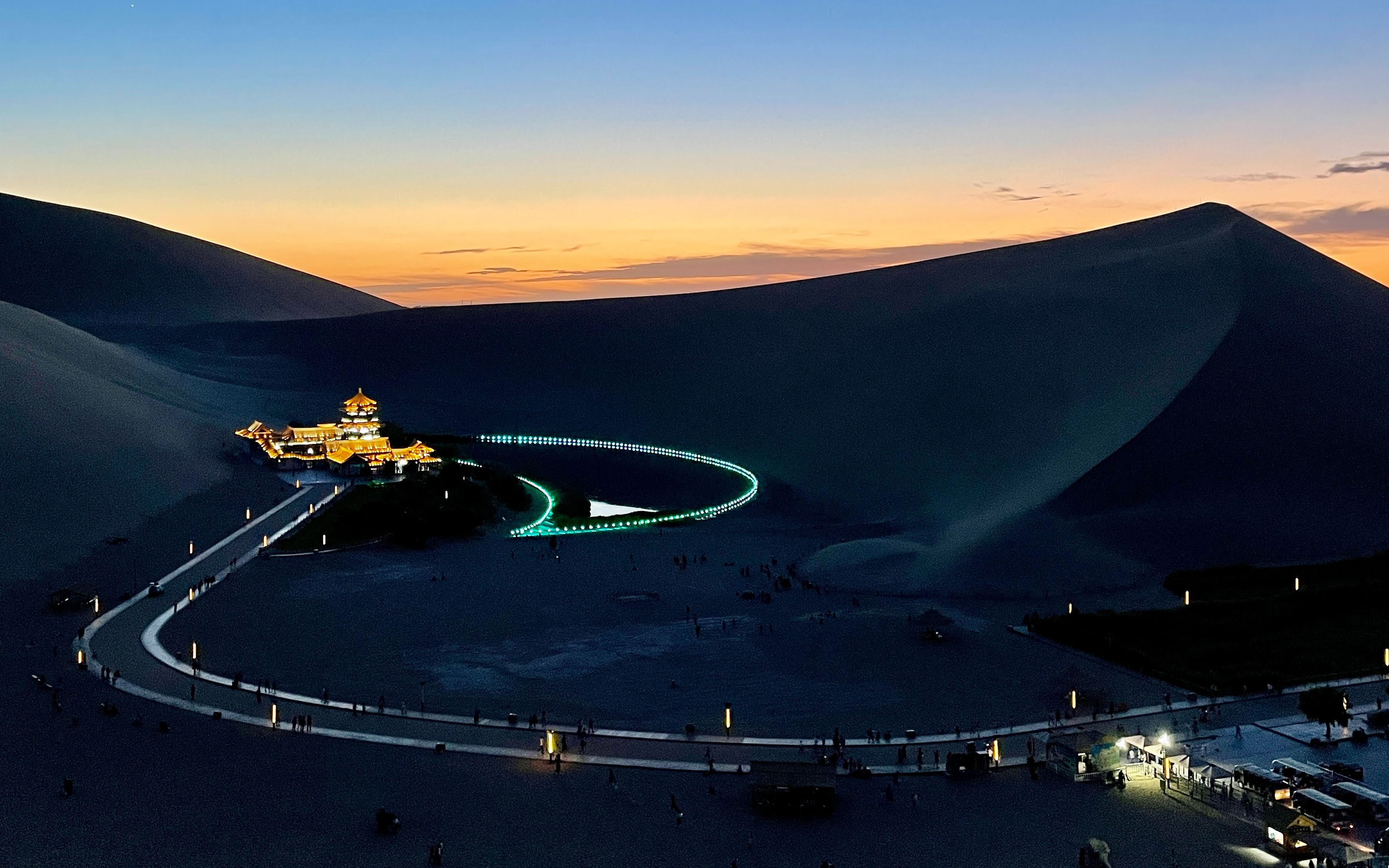 西北甘青旅游day2-敦煌鸣沙山