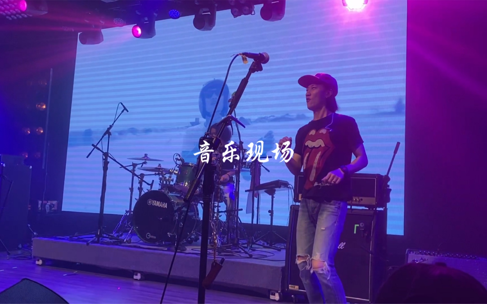 [图]回春丹乐队《梦特别娇》 live版实拍加录音室版混剪，举手机第一视角版