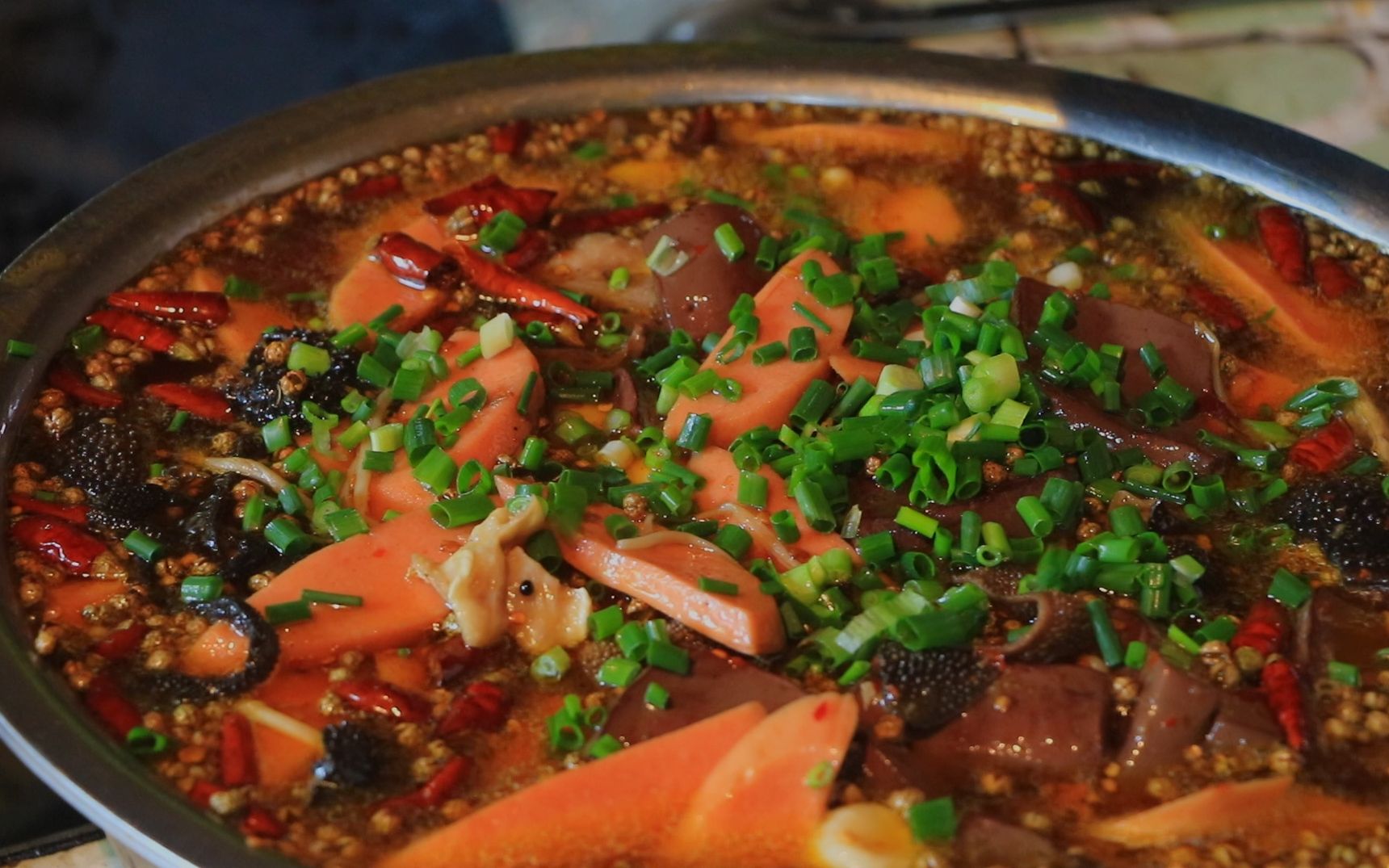 这样做毛血旺才够爽,一次做一大盆真的太好吃了,麻辣鲜香,越吃越美味