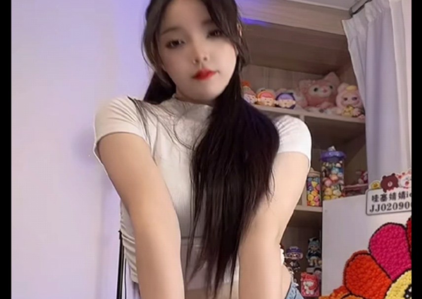 快手美臀_哇塞婧婧_牛仔裤甩臀抖胸热舞
