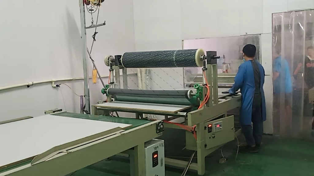 uv大板滚涂生产线厂家直销滚涂机膜压机固化机_哔哩哔哩_bilibili