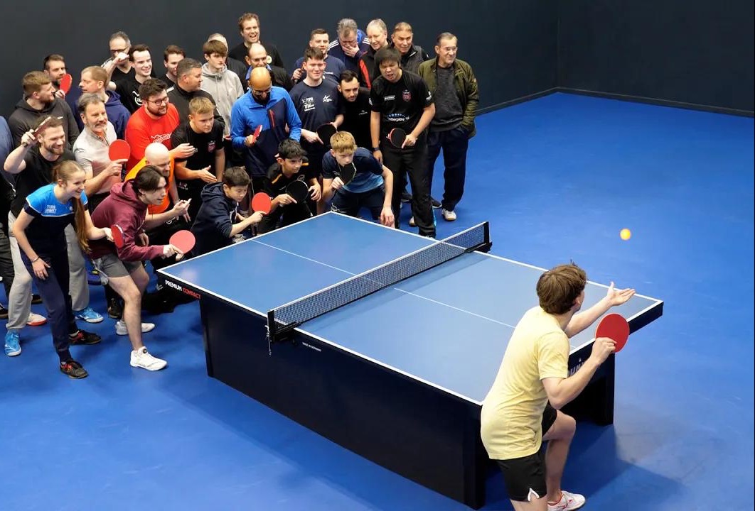 pongfinity vs 一整个乒乓球俱乐部 英文字幕