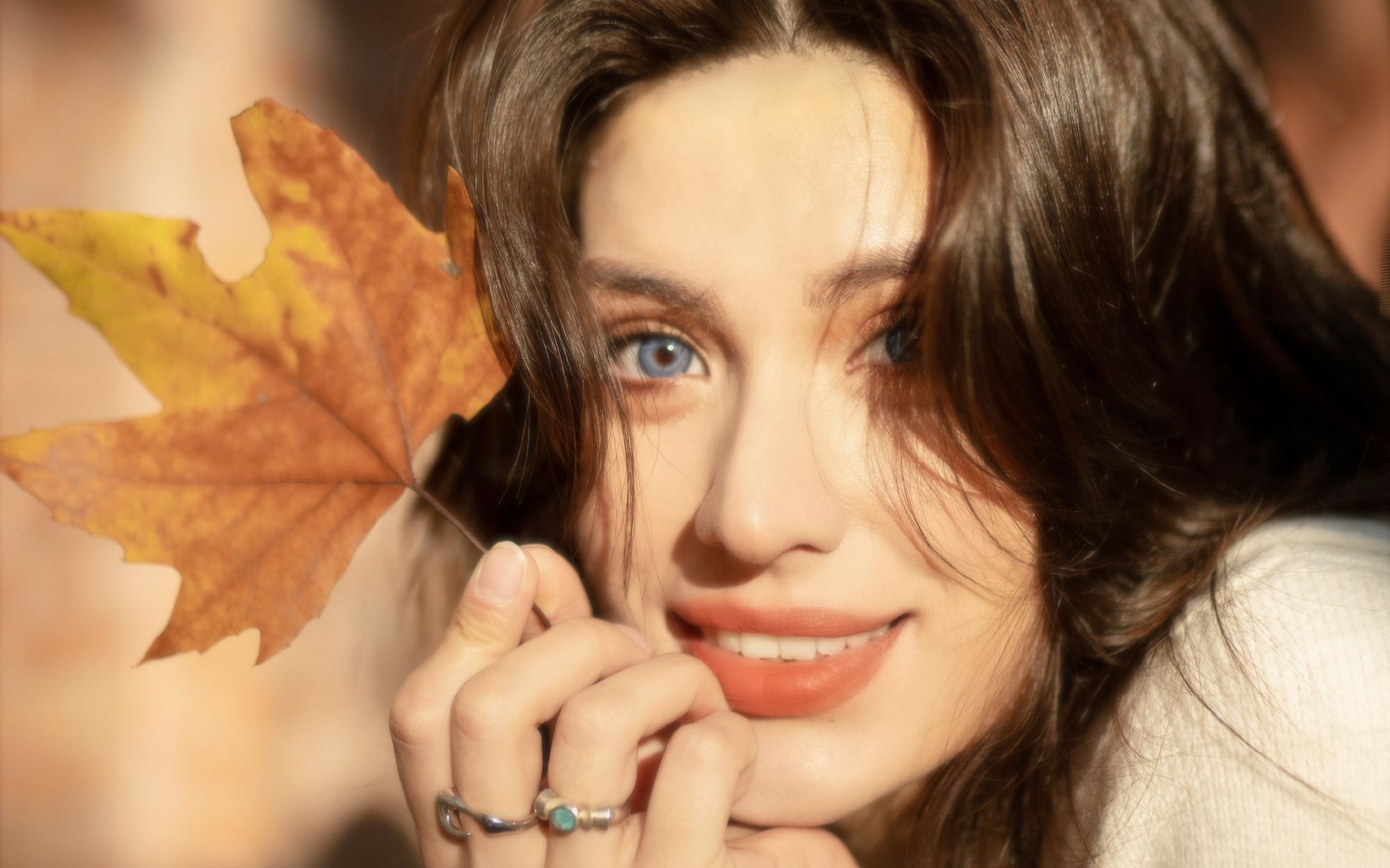 【卡琳娜】原来这个世界上真的有人男装帅,女装美啊!