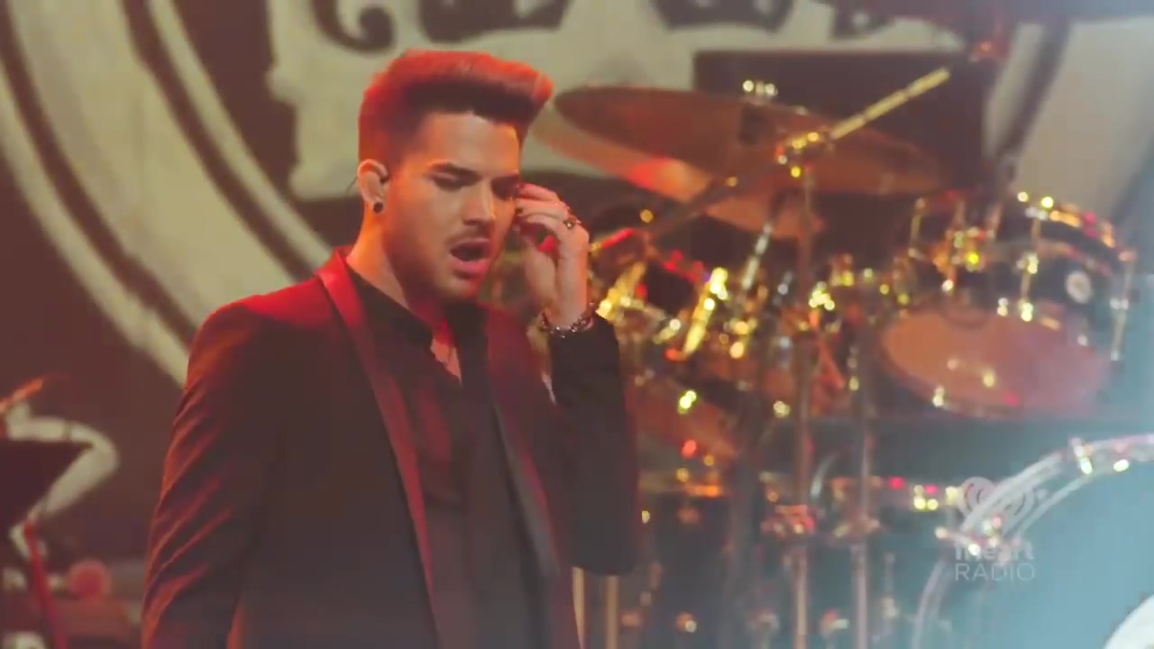 [图]【皇后经典】Queen & Adam Lambert - Another One Bites The Dust (Live iHeartRadio) 2014