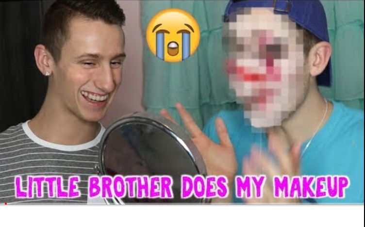 [图]【sebasdion】LITTLE BROTHER DOES MY MAKEUP!