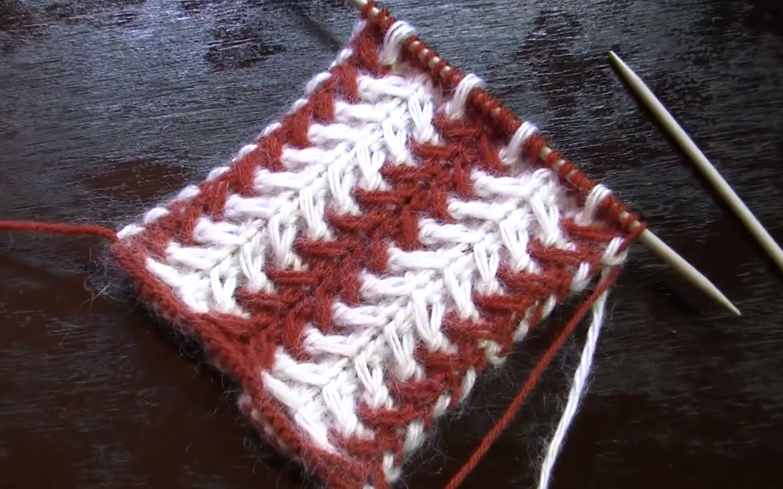 很有质感的双色棒针花样,双色八字拉花针编织教程,可织帽子靠枕