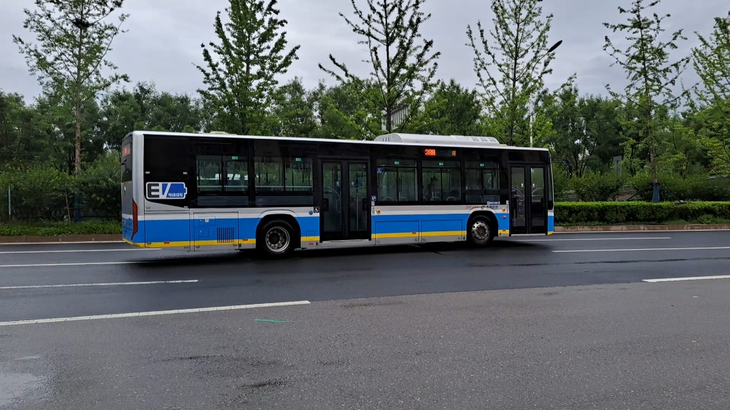 388路bj6129evca-n1疃里二区出站