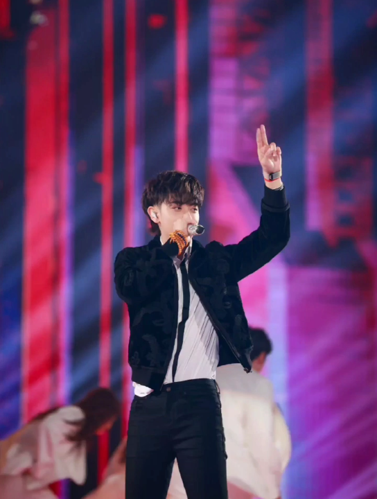 黄子韬预告新歌《越界》_哔哩哔哩_bilibili