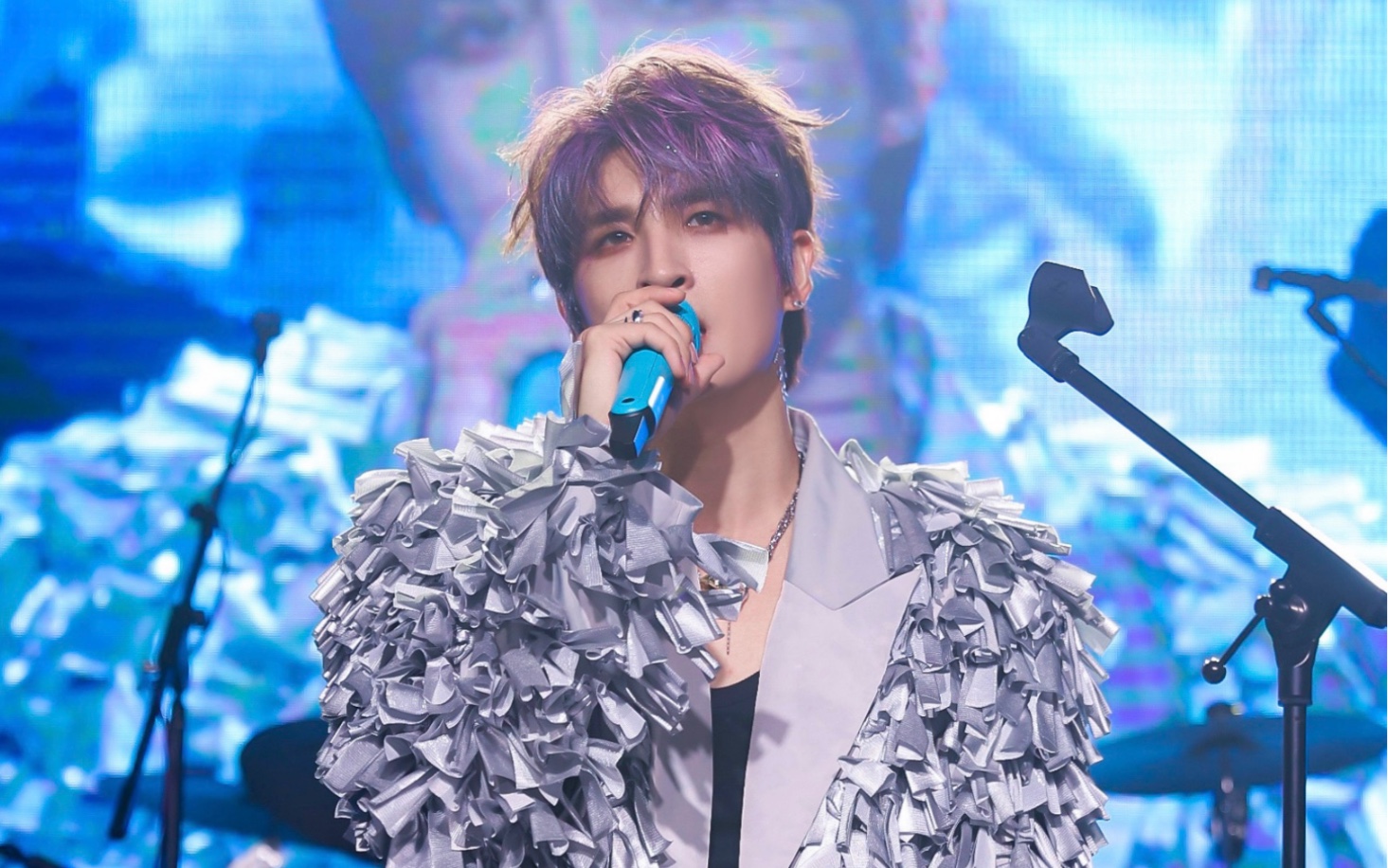 会替我幸福吗你幸福吗 不用回答要幸福啊92你会幸福的99——张远