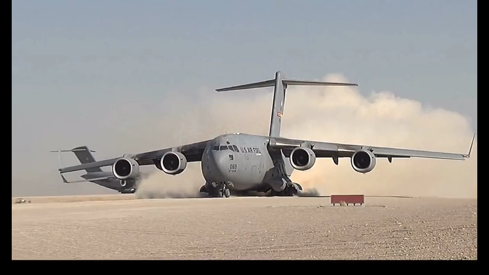 活动  狂躁而不失拉风,运输机c17跑单起降欣赏