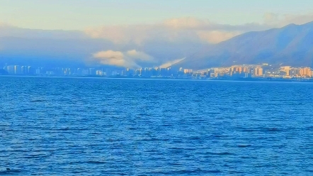 大理苍山玉带云洱海,不是海,却胜过任何一片海!苍山,却是山,承载着风花雪月!#旅游 #大理 #苍山洱海哔哩哔哩bilibili