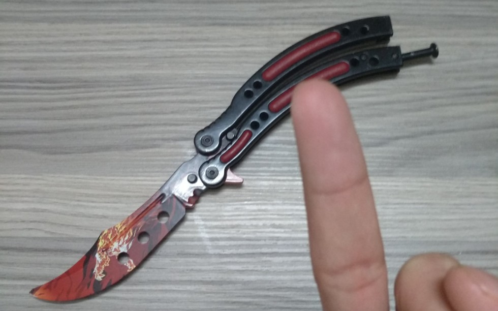 [CS GO蝴蝶刀]这尼玛是人玩的东西？？？_哔哩哔哩_bilibili