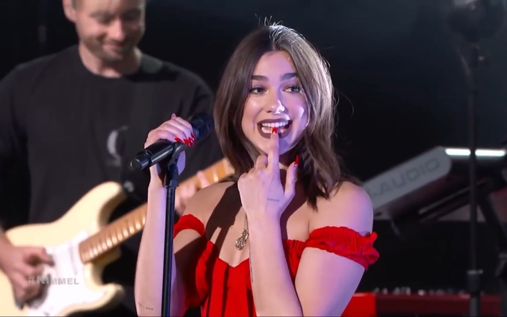 [图]【啪姐经典现场】Dua Lipa - IDGAF on Jimmy Kimmel Live 2018