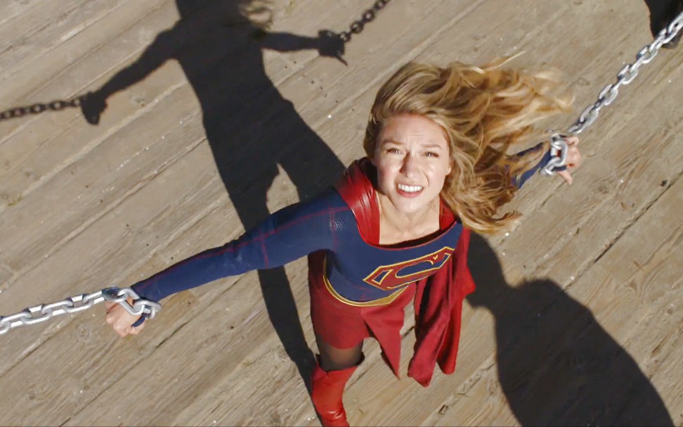 女超人上当被坏人捉获