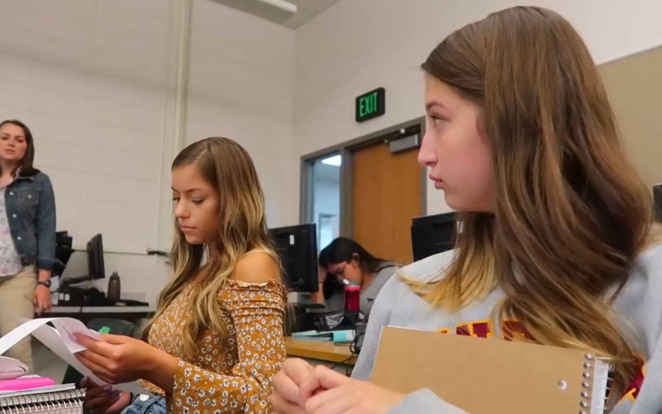 【mya benway】美国高中女生的日常学校vlog&开学第一天【生肉】first