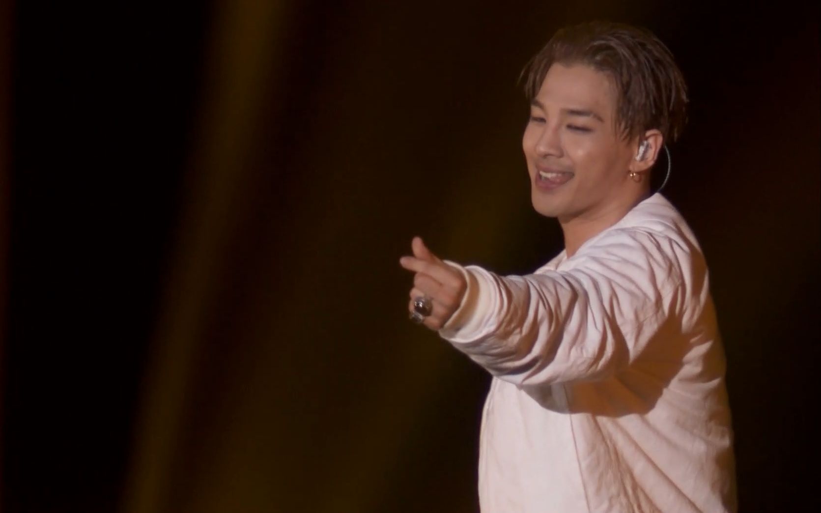 【bigbang】唯美舞台之《bad boy》 花开再会 白衣少年们_哔哩哔哩