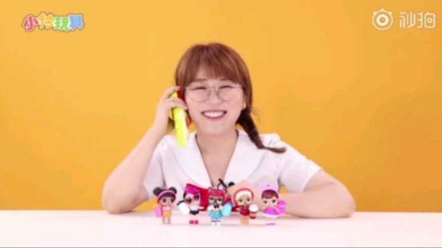 小伶玩具 名侦探夏天寻找消失的lol闪亮惊喜娃娃出奇蛋!