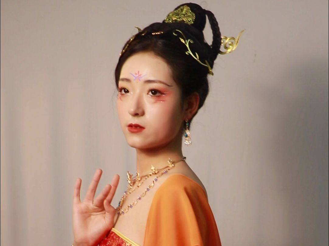 化妆全科班学员毕业作品 敦煌飞天妆容