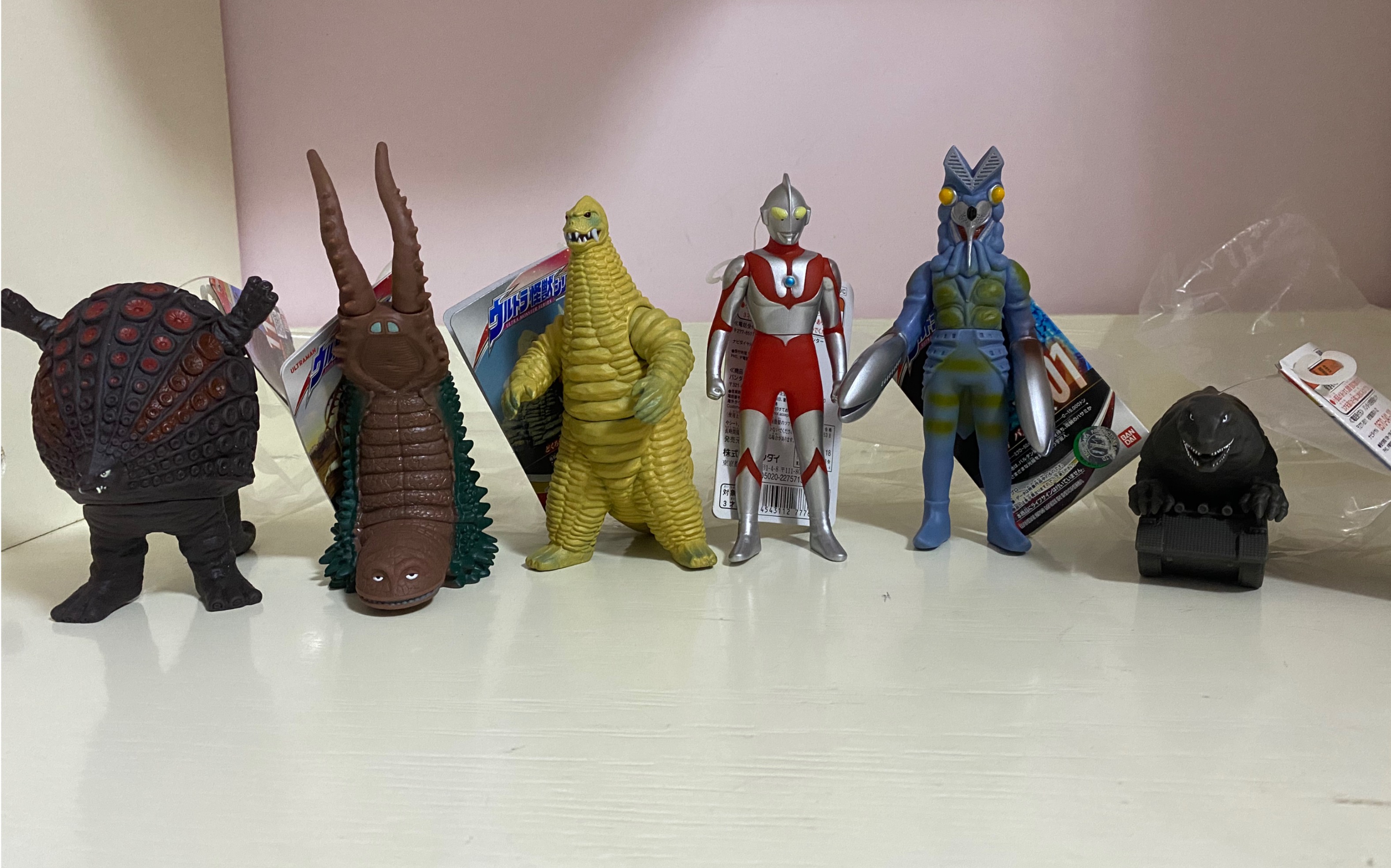 吃拉面的熊 玩具分享630 正式入坑奥特曼怪兽软胶!