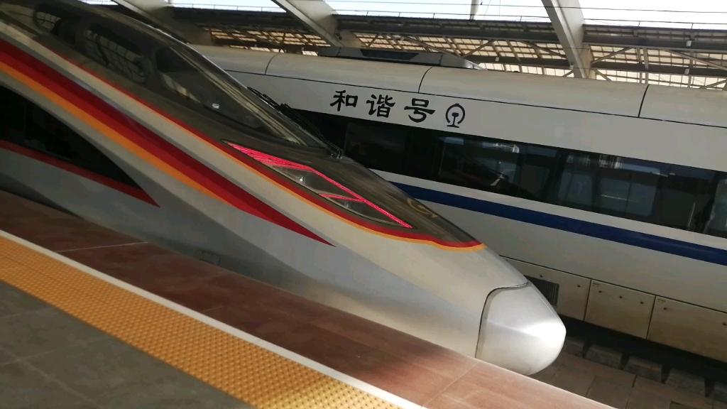 2月14日,cr400af-z智动珠海站3站台换端.