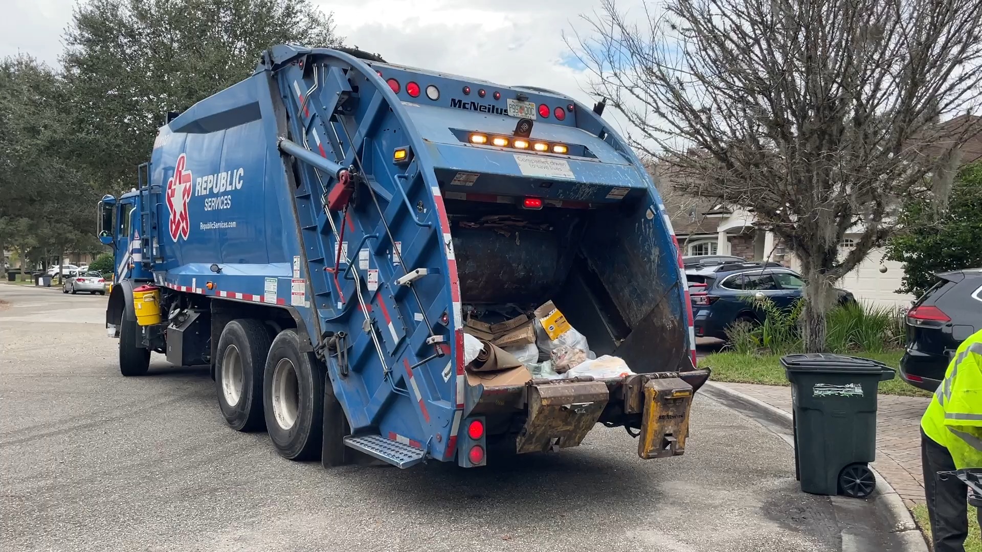 国外垃圾清运现场