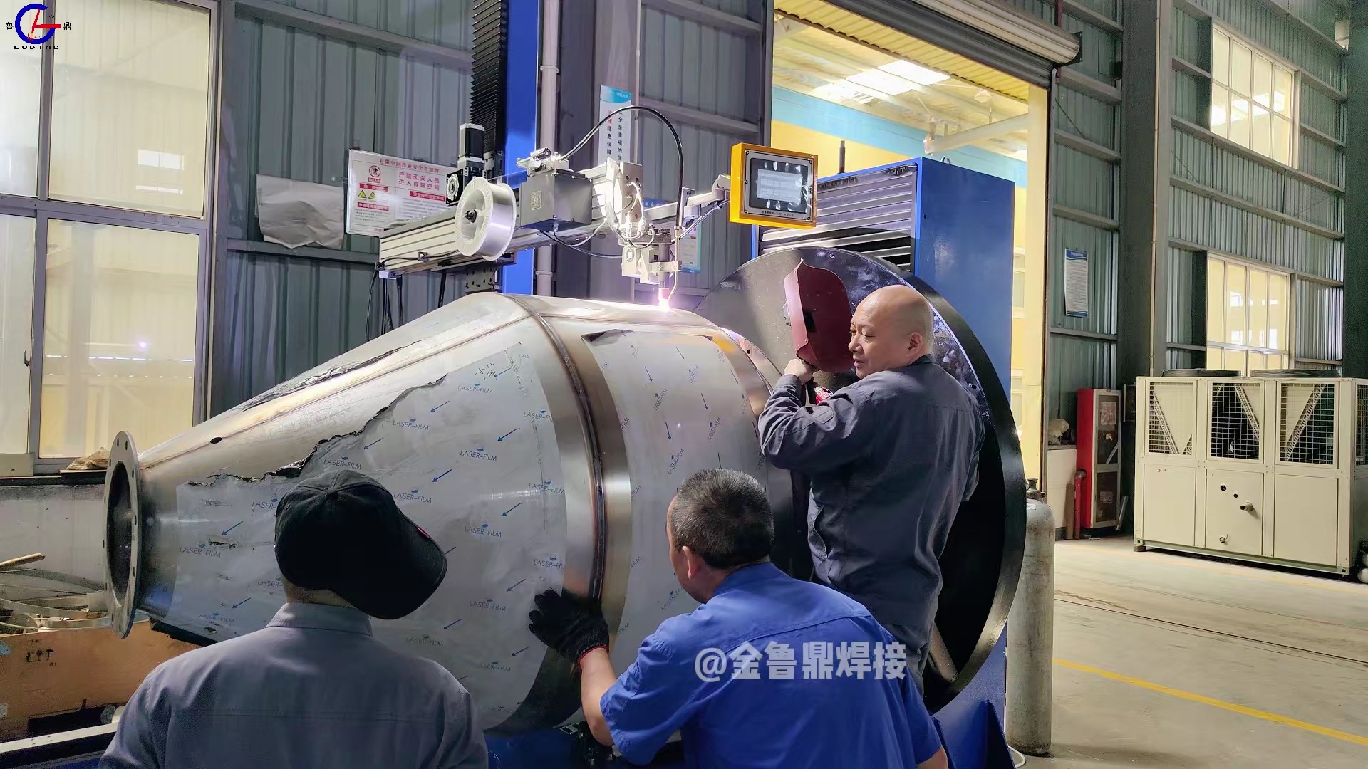 hzk1730罐体自动焊:轻松拿捏大型储料罐焊接!金鲁鼎自动焊!