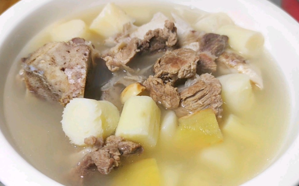 山药骨头汤的功效作用(山药骨头汤:滋阴补肾,强骨健身)