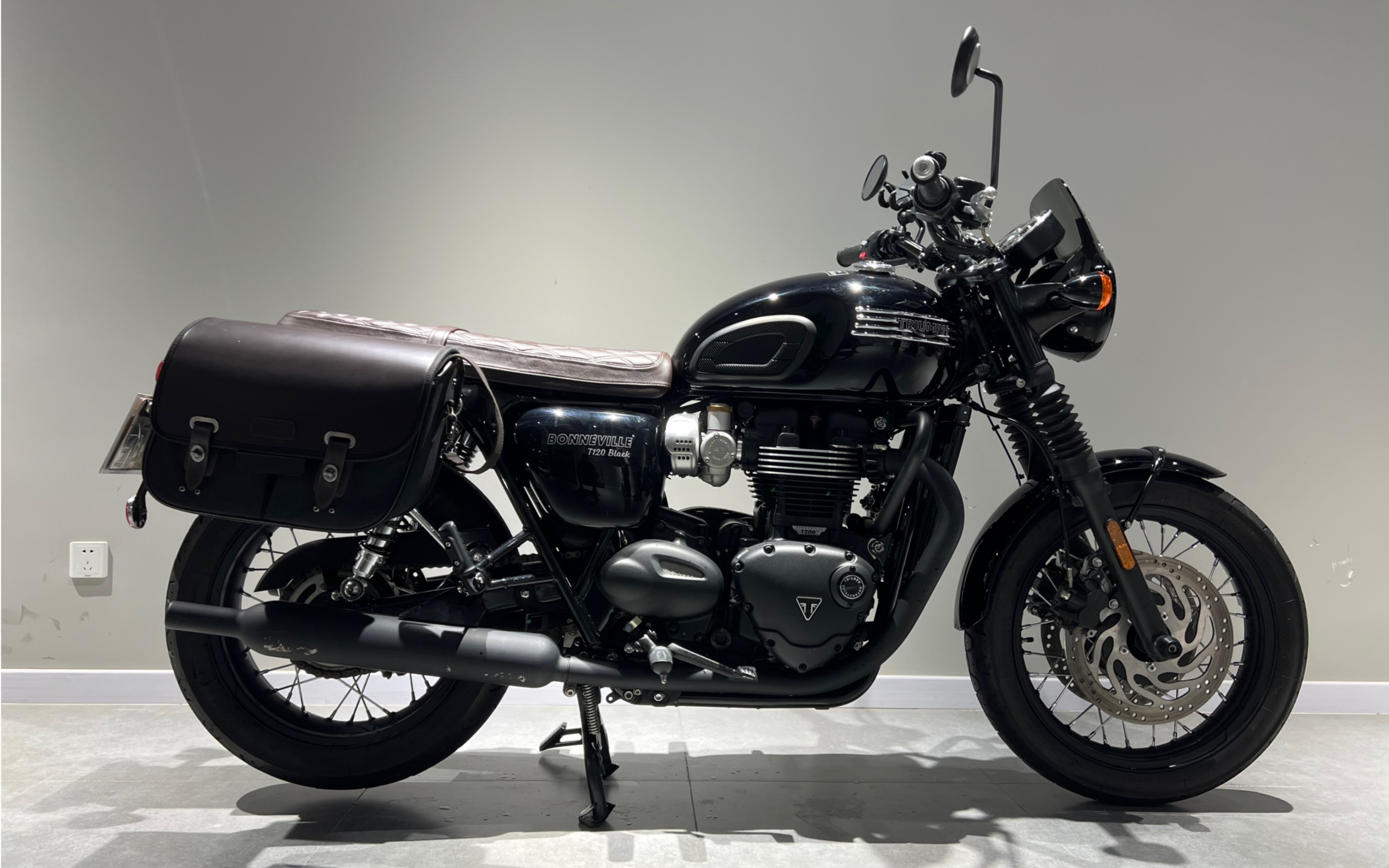 凯旋02t12002black02【上牌時間】21年6月【车辆排量】1200cc