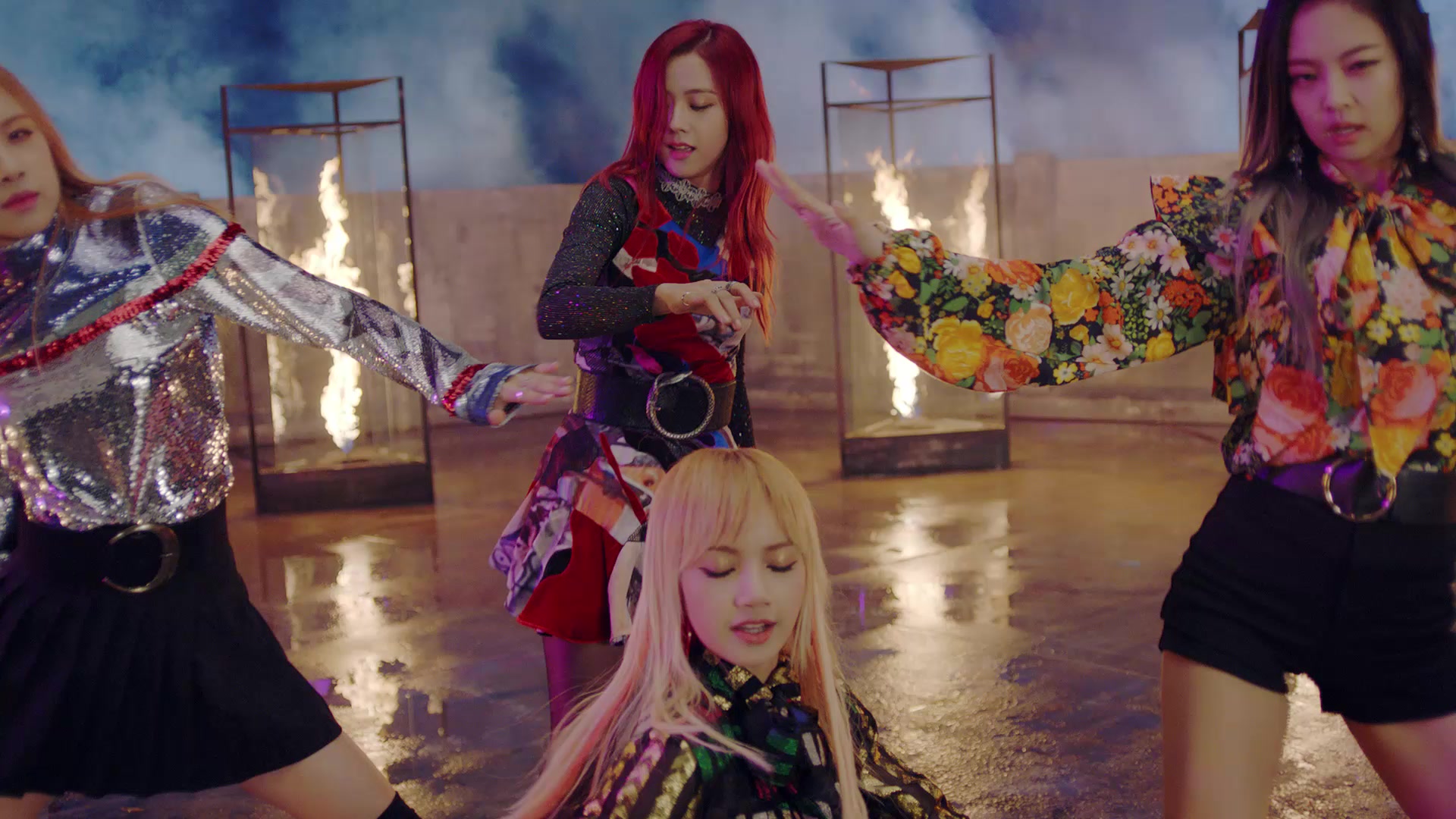 粉墨 blackpink - playing with fire(玩火)超清1080p mv 回归舞台