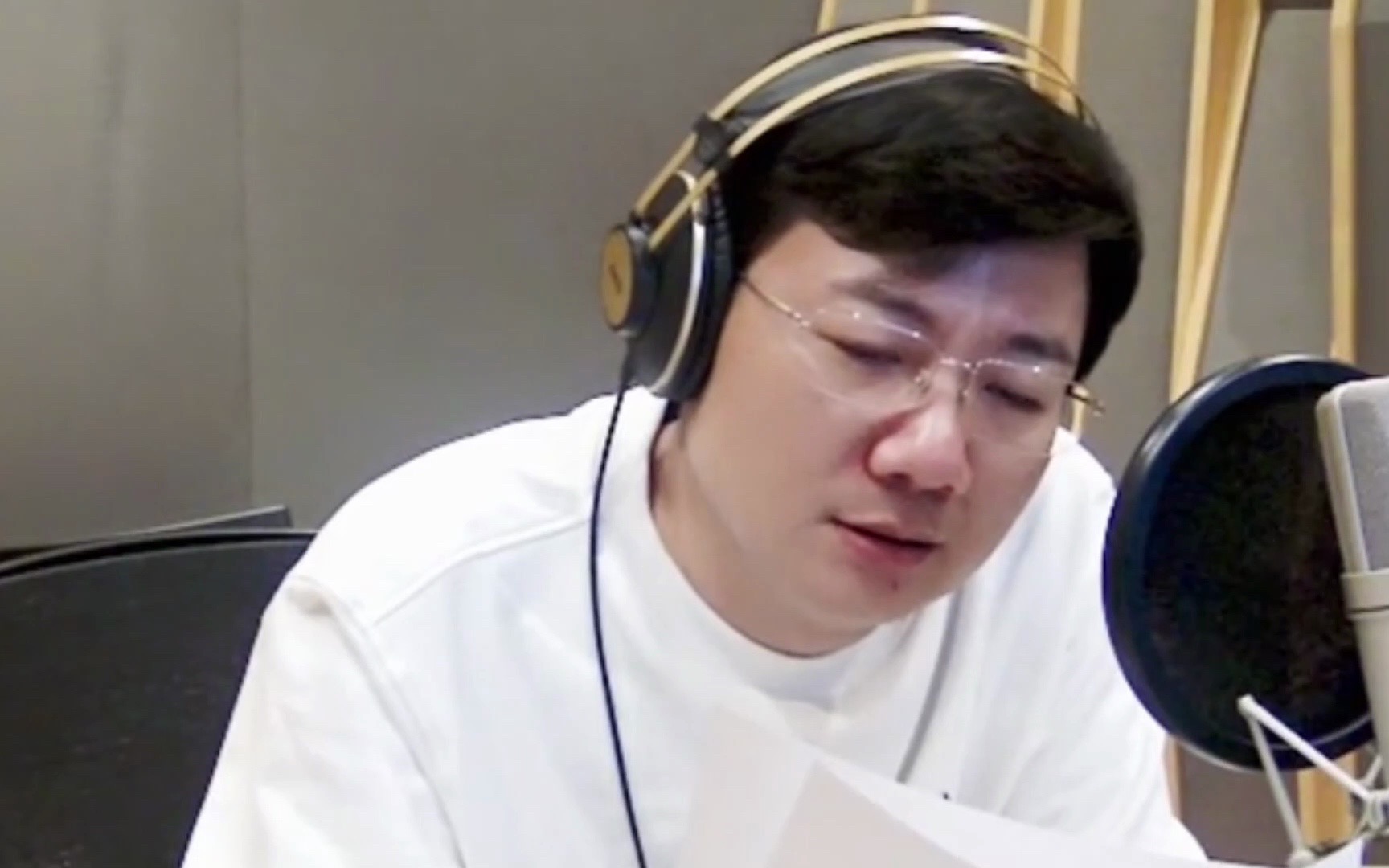 姜广涛晒工作照片宣布开工 曾被曝涉嫌刑事犯罪