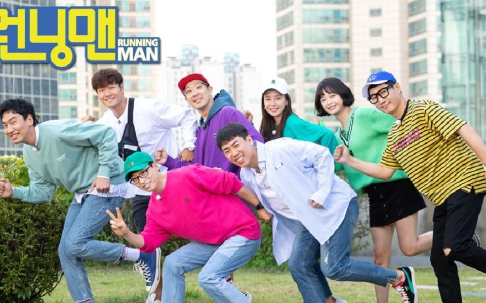韩国综艺向runningman10周年我还记得第一期嘉宾是孝利欧尼和黄静茵