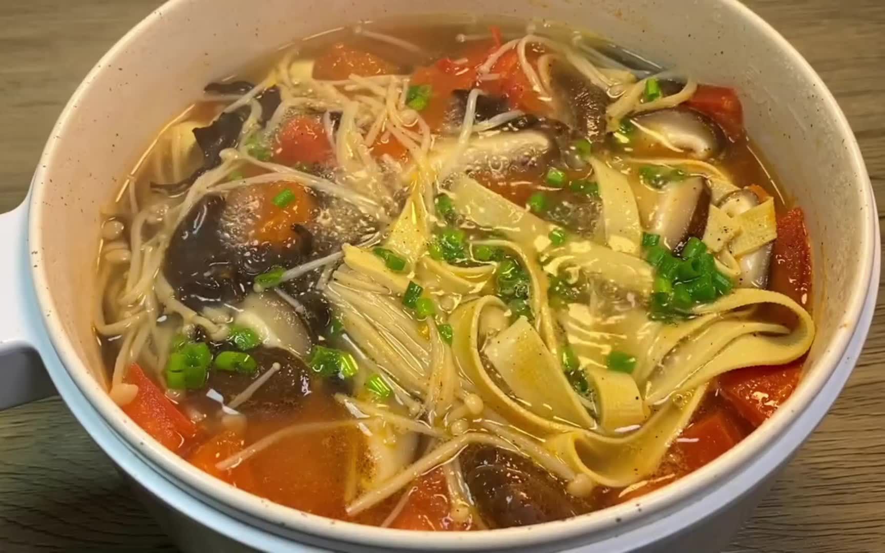 番茄豆皮汤,减脂期间喝这碗汤,是真的可以瘦身减脂的呢,来试试呀