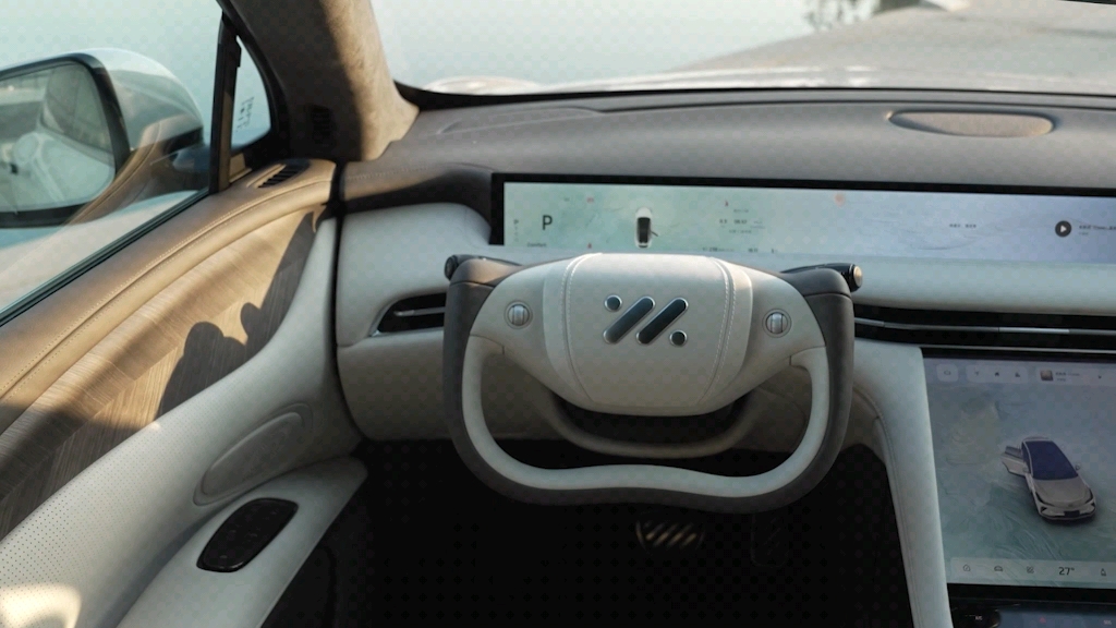 智己ls7销量不断提升!半幅方向盘设计,时尚动感外形彰显造车新势力