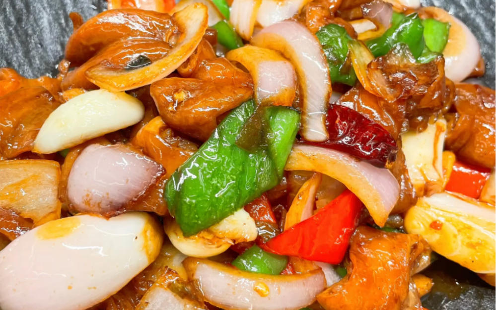 家常菜洋葱炒肥肠