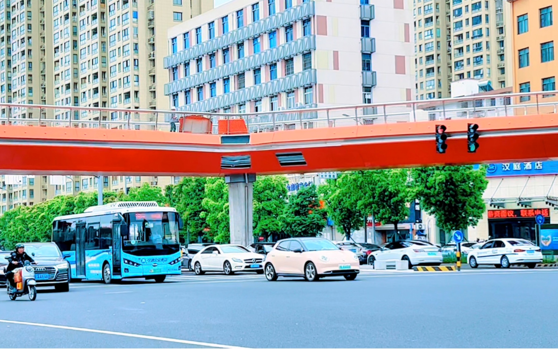 有网友说宁波兴宁天桥好丑啊,今天视频看到真不该相信有怎么美啊!